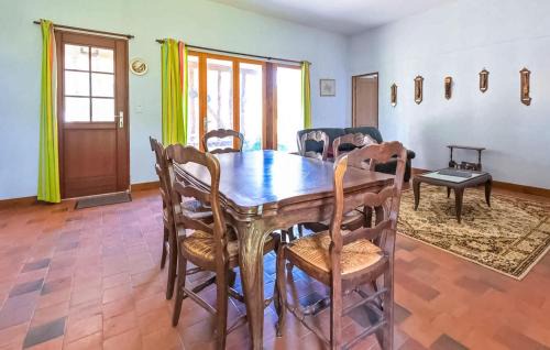 Ligny-le-Ribault House | Amazing Home In Ligny Le Ribault