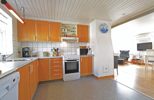 Lild Strand House | Amazing home in Frøstrup with WiFi
