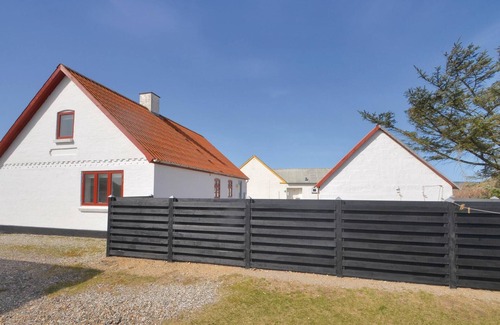 Lild Strand House | Amazing home in Frøstrup with WiFi