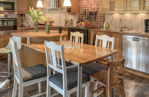 Oskarstrom House | Amazing home in Havstenshult with sauna