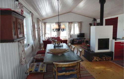 Nord-Fron House | Amazing Home In Kvam With Kitchen