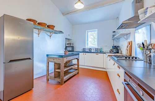 Rouet House | Amazing home in LE ROUET with WiFi