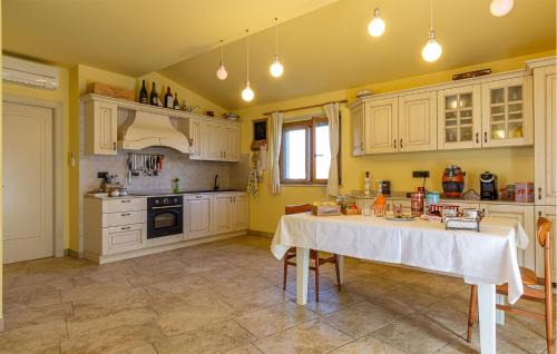 Morrovalle House | Amazing Home In Morrovalle With Wifi