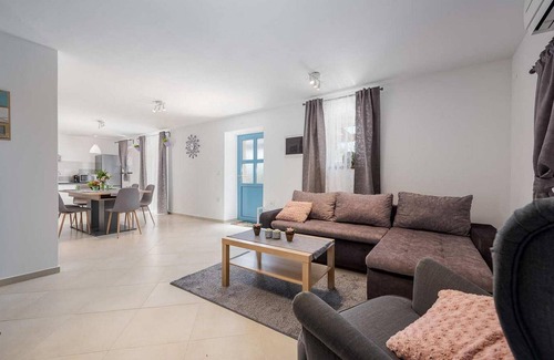 Cepic House | Amazing home in Oprtalj