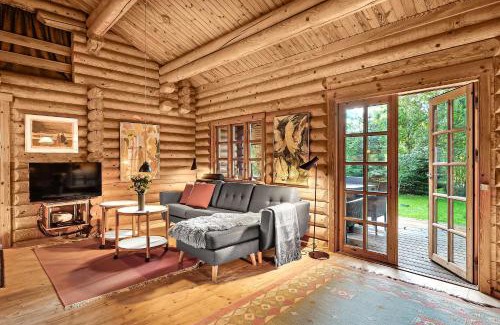 Ronde House | Amazing Home In Rønde With 3 Bedrooms, Sauna And Wifi