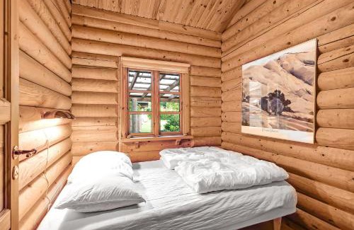 Ronde House | Amazing Home In Rønde With 3 Bedrooms, Sauna And Wifi