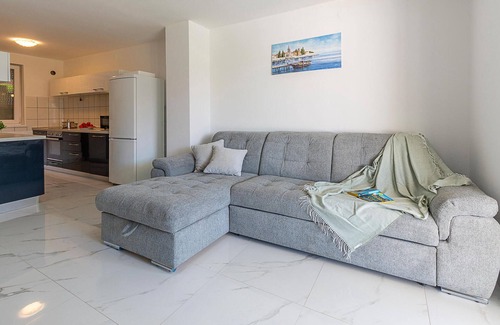 Rosini House | Amazing home in Rosini with WiFi