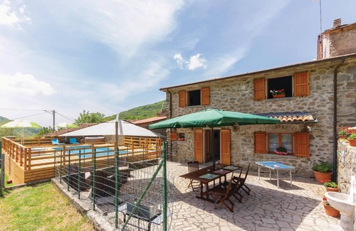 Pieve San Paolo House | Amazing home in Sassalbo -MS-