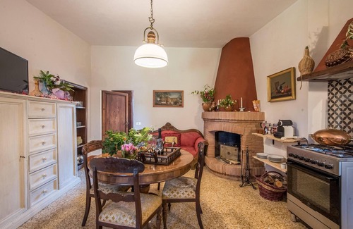 Siena House | Amazing home in Siena with WiFi