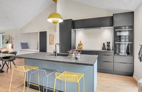 Grønninghoved Strand House | Amazing home in Sjølund with sauna