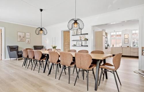 Tønder Municipality House | Amazing Home In Skærbæk With Kitchen