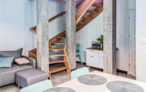 Zlotoryja House | Amazing Home In Staniszów With Wifi