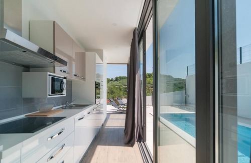 Stomorska House | Amazing home in Stomorska