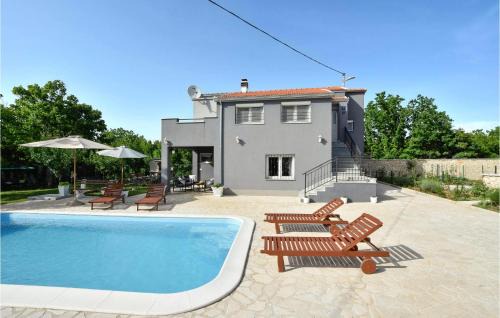 Dicmo House | Amazing Home In Turjaci With Wifi