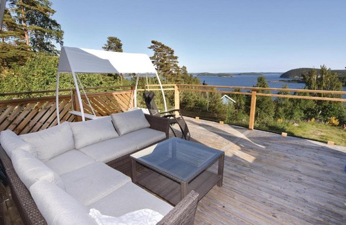Uddevalla Municipality House | Amazing Home In Uddevalla With Kitchen