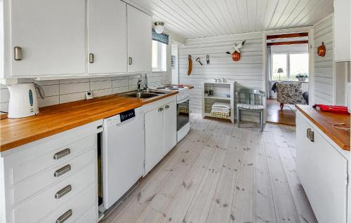 Vastra Karup House | Amazing Home In Västra Karup With Wifi
