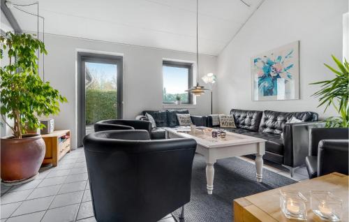 Bøtø By House | Amazing Home In Væggerløse With Sauna