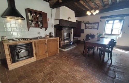 Anghiari House | Amazing House Within the Castle of Pianettole, Anghiari 30mins from AREZZO