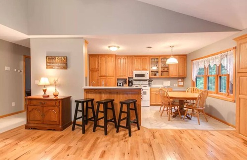 Deerwood House | Amazing Lakefront Property - Sleeps 13!