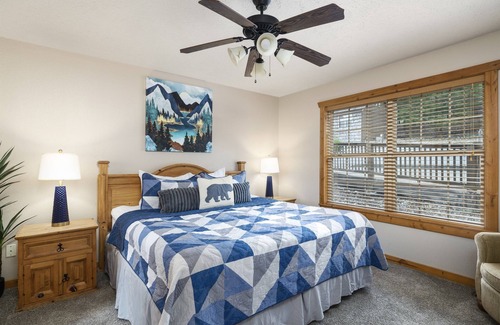Reeds Spring Cabin | Amazing! Lakefront Cabin | Resort Amenities | Golf