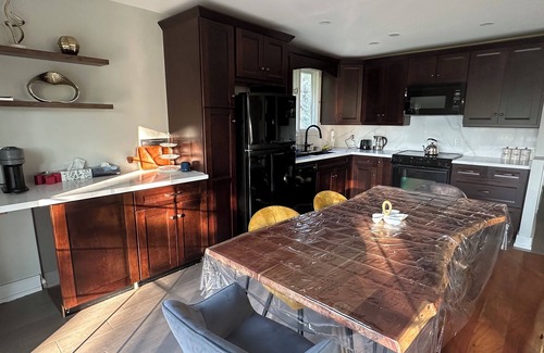 Lagoon City Cottage | Amazing Lakeside Cottage in the Venice of Ontario-Lagoon City