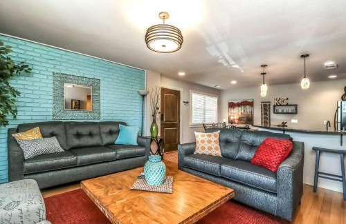 Plaza Westport House | Amazing Locale 2KingBR 1BTH