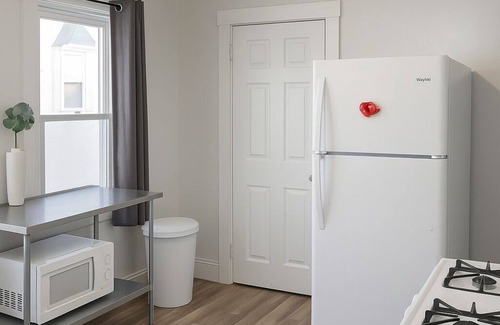 Logan Square Apartment | Amazing Location 3BR Gem in Logan Square w Parking