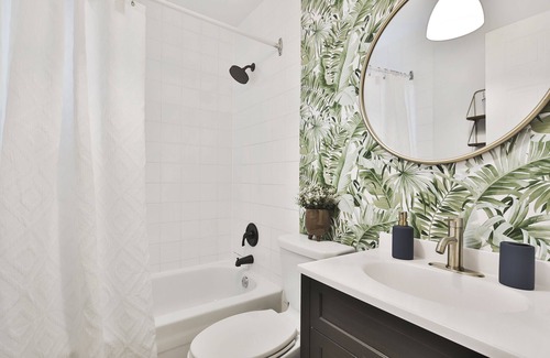 Cote-Saint-Paul Condo | Amazing Location and large space - 4 Bdrs MTL - Modern look perfect for families