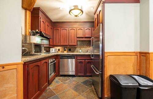 Whistler Village Condo | Amazing location | Private hot tub | Free parking