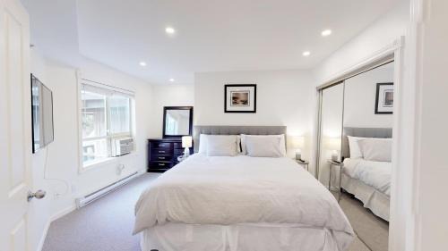Village North House | Amazing Location with PRIVATE Hot Tub by Harmony Whistler