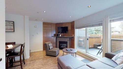 Village North House | Amazing Location with PRIVATE Hot Tub by Harmony Whistler