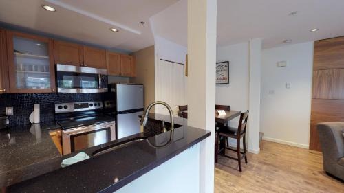 Village North House | Amazing Location with PRIVATE Hot Tub by Harmony Whistler