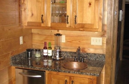 Crane Hill Cabin | Amazing Log Cabin on the Water!
