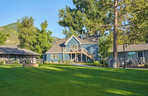 Midway House | Amazing Midway Getaway! 3 Relaxing Haven w/Resort Amenities, Ski Golf Nearby!