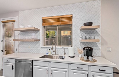 Seville House | Amazing Modern 5/4 with Heated Pool Golf Community