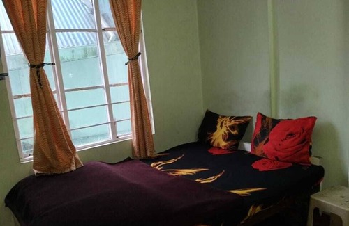 Darjeeling Hotel | Amazing Mountain view , Location and Family friendly.