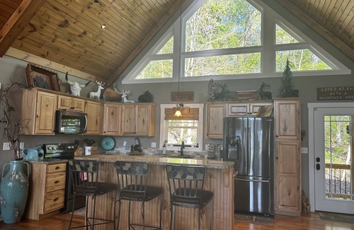 Swannanoa House | Amazing Mountain Views with 2 Master Suites on 5 Acres