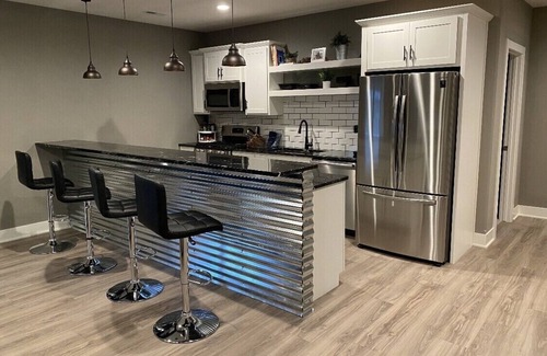 Elkhorn House | Amazing New 5 bedrooms! Back yard Fire pit, Perfect for families,Great location
