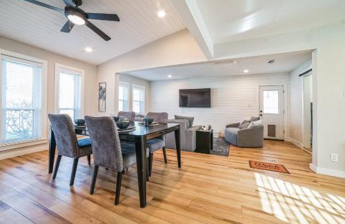 Timber Village House | Amazing New Oasis ,Hot Tub,Tvs in Rooms,Downtown
