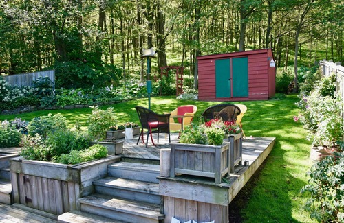 Grimsby House | Amazing Niagara Wine Country Cottage 3 Bdrm, 3 bath, Lake/TO Skyline
