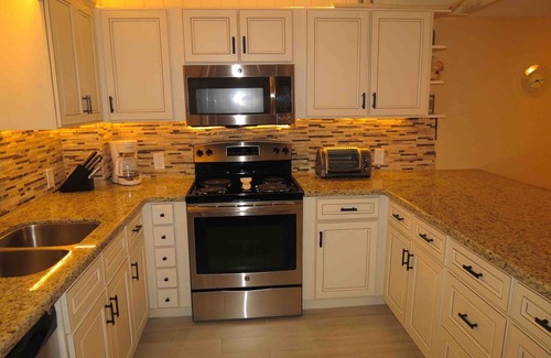 Marathon Condo | Amazing Ocean View Condo on the Beach!