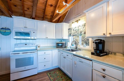 Sebascodegan Island House | Amazing Oceanfront Private Cottage Deep H2O Dock