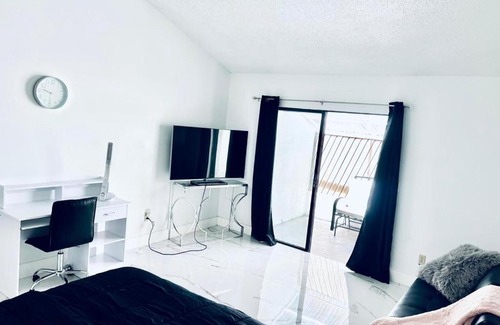 Greater Northdale House | Amazing one bedroom shared home stay