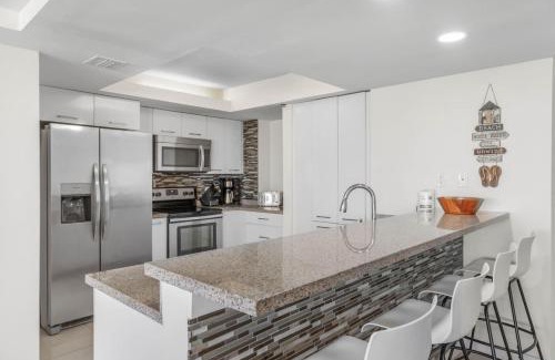 South Padre Island Apartment | Amazing Panoramic Ocean Paradise