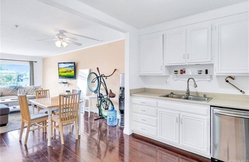 Santa Ana Heights Condo | Amazing PENTHOUSE Walk to the beach and Balboa Peninsula and to