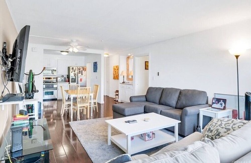 Santa Ana Heights Condo | Amazing PENTHOUSE Walk to the beach and Balboa Peninsula and to