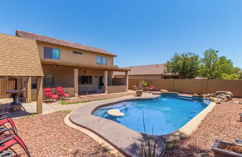 Casa Grande Villa | Amazing Pool/Comfy King/Queen/BBQ
