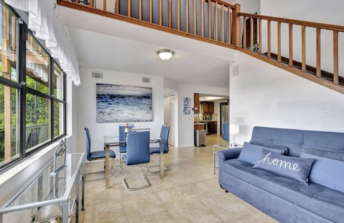 Bearss Plaza House | Amazing Private Beach Home