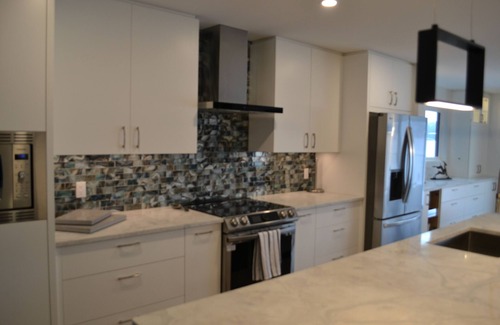 Central Okanagan House | Amazing private lakeside home with beach and private dock