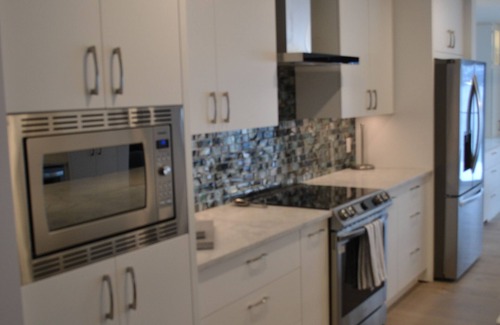 Central Okanagan House | Amazing private lakeside home with beach and private dock